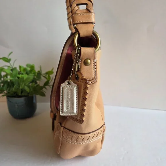 EUC Coach Poppy Whipstitched Hobo (#19004) in Natural Vachetta Leather - Picture 4 of 16